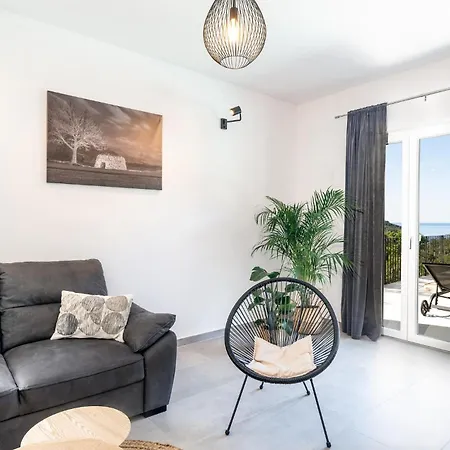Eight-bedroom In Сasa de vacaciones *