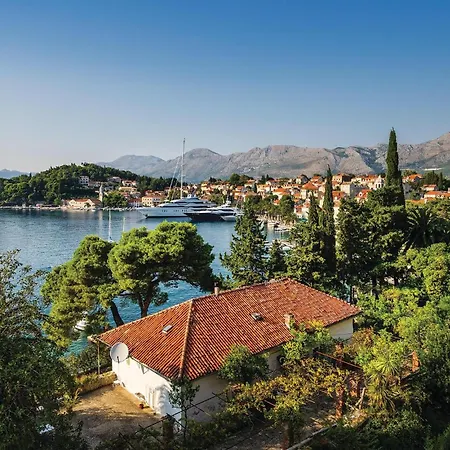 Eight-bedroom In Сasa de vacaciones