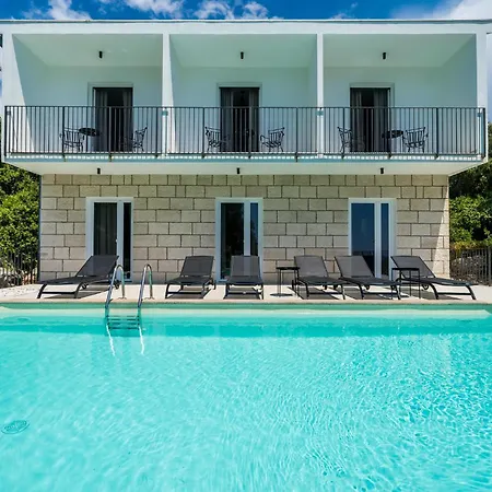 Eight-bedroom In Сasa de vacaciones *