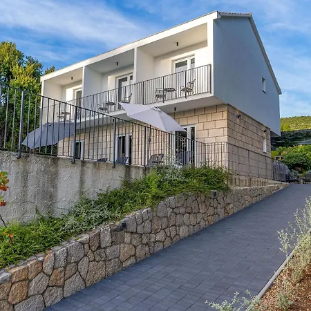 Eight-bedroom In *