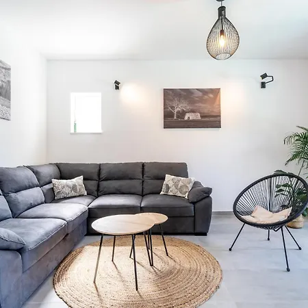 Holiday home Beautiful In With Kitchen Molunat