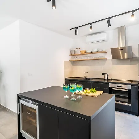 Beautiful In With Kitchen Molunat